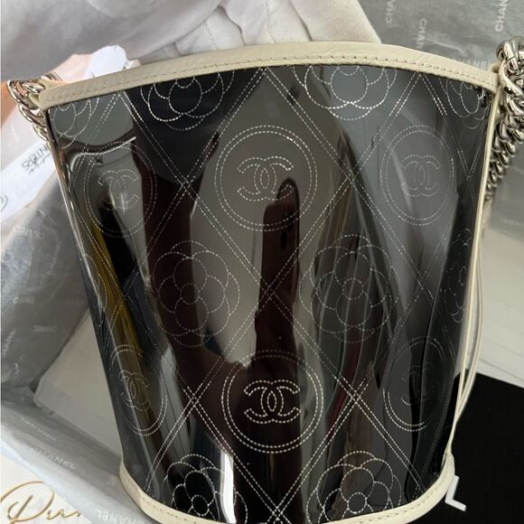 Chanel pvc bucket camellia bag small - Picture 7 of 8